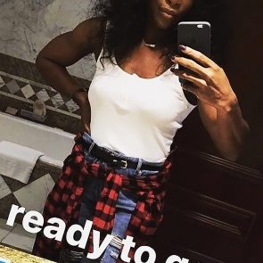 Serena Williams nude nipples on selfie